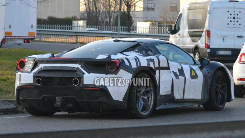 Δε μιλάμε για ένα αντίγραφο των 488 GTB ή Pista επειδή οι διπλές απολήξεις εξάτμισης τοποθετούνται ψηλότερα.